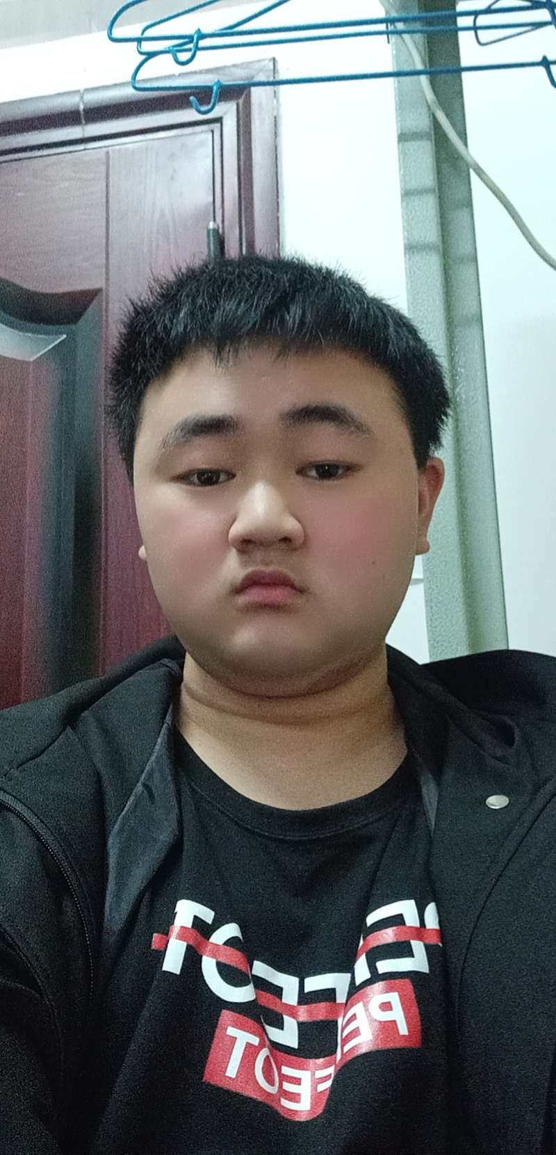 陈名阳19级劳卫部副部长.jpg